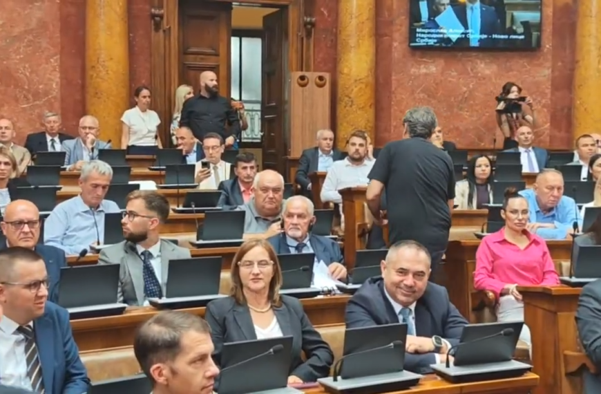 УЖИВО – Скупштина: Данас пада Влада Србије?!