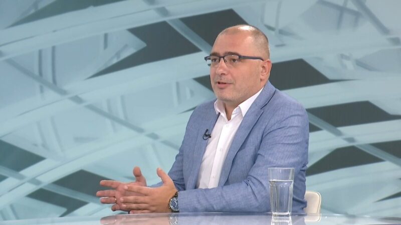 „Процесуирати Вучића и Дачића јер су доносили одлуке о Делиблатској пешчари водећи се рејтингом; Министар још 27. јула рекао да је пожар угашен“