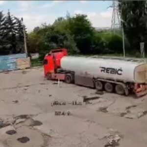 Цистерна из Србије са ознаком „Ребић“ разнета у Украјини у нападу дронова на ратну зону! Да ли Вучић шаље гориво Зеленском? Ево шта кажу власници цистерне (ВИДЕО)