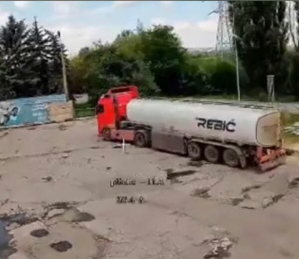 Цистерна из Србије са ознаком „Ребић“ разнета у Украјини у нападу дронова на ратну зону! Да ли Вучић шаље гориво Зеленском? Ево шта кажу власници цистерне (ВИДЕО)