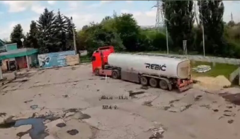 Цистерна из Србије са ознаком „Ребић“ разнета у Украјини у нападу дронова на ратну зону! Да ли Вучић шаље гориво Зеленском? Ево шта кажу власници цистерне (ВИДЕО)