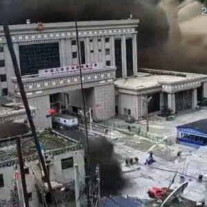 АПОКАЛИПСА у Непалу: Поплава као цунами срушила зграде, огроман број мртвих и несталих! Више од 300 странаца (ВИДЕО)