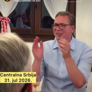 Исмева Србе: Пијани Вучић у кафани пева „Ја сам момче са Косова“ док на Газиводама руше српске куће и хапсе!