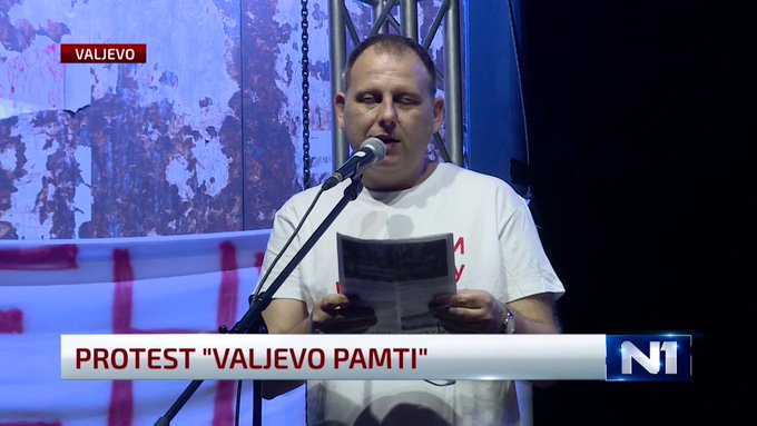 Потресан говор бившег полицајца: Препознао сам колегу у кордону, држао је своје дете на тобогану, и сазнао да је он НАЈВИШЕ ТУКАО туђу децу, нису могли да га обуздају! У зору су улице опране и орибане од крви…