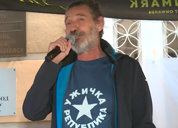 „Дарко Глишић ми је рекао да је поштен човек“ Познати глумци се огласили након фотографија и вибер порука са Вучићевим функционером