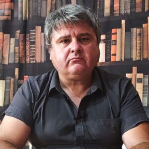 СНС-у мртви донесе победу на изборима! Ево шта су смислили! Адвокат Веселиновић открио Вучићев план (ВИДЕО)