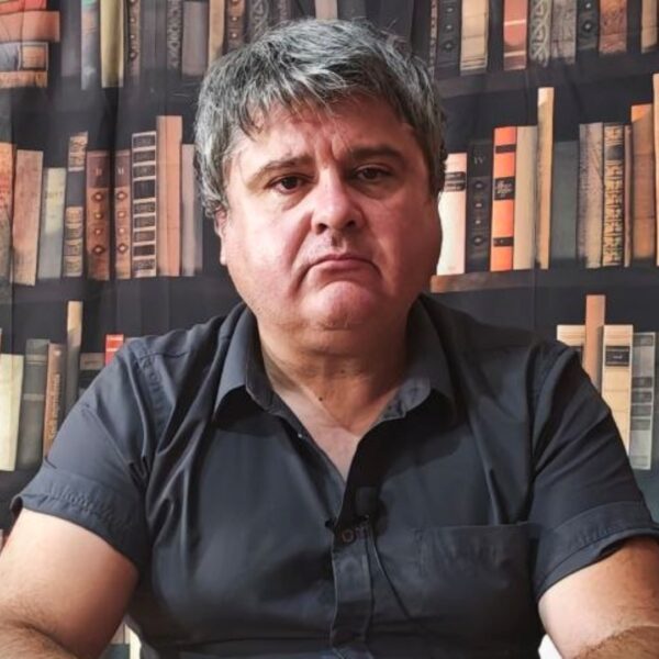 СНС-у мртви донесе победу на изборима! Ево шта су смислили! Адвокат Веселиновић открио Вучићев план (ВИДЕО)