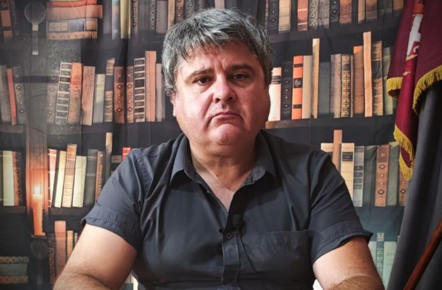 СНС-у мртви донесе победу на изборима! Ево шта су смислили! Адвокат Веселиновић открио Вучићев план (ВИДЕО)