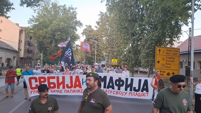 Протести против Вучића из дана у дан: Студенти и грађани протестују у Бачкој Паланци годину дана након инцидената (ВИДЕО)