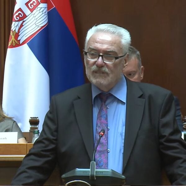 Скупштина – др Бранимир Несторовић: Косово је украдено и издано али није изгубљено! (Видео)