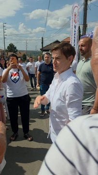 Брнабићева нуди промену Устава да би Вучић поново био председник – студенти поручују: Робијаће сви (ВИДЕО)