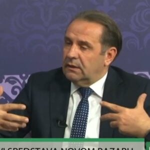 Шта смера Расим Љајић повлачењем са чела своје странке? Додавање мандата Вучићу или прелетање ка студентима?