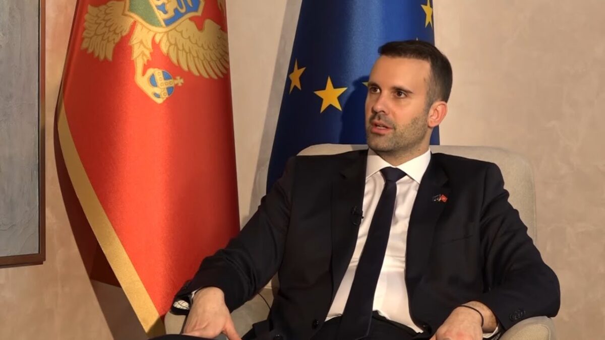 Сукоб Кнежевића и Спајића у Црној Гори: Ко је резервиста Војске Србије, а ко Вучићев пиун?