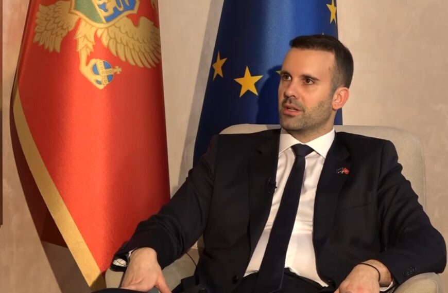 Сукоб Кнежевића и Спајића у Црној Гори: Ко је резервиста Војске Србије, а ко Вучићев пиун?