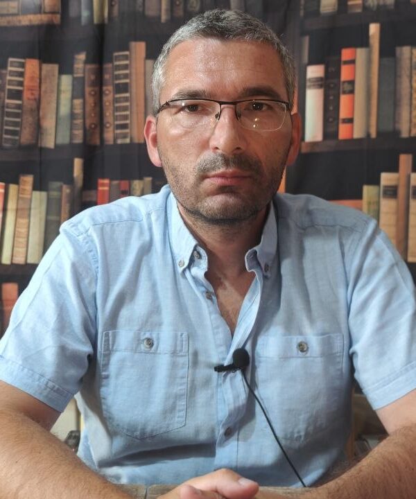 Паровић: Вучић неће изборе, хоће рат!…