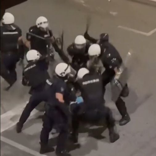 Годишњица полицијске бруталности у Ваљеву: Списак полицајаца који су тукли и децу – одговараће! (ВИДЕО)