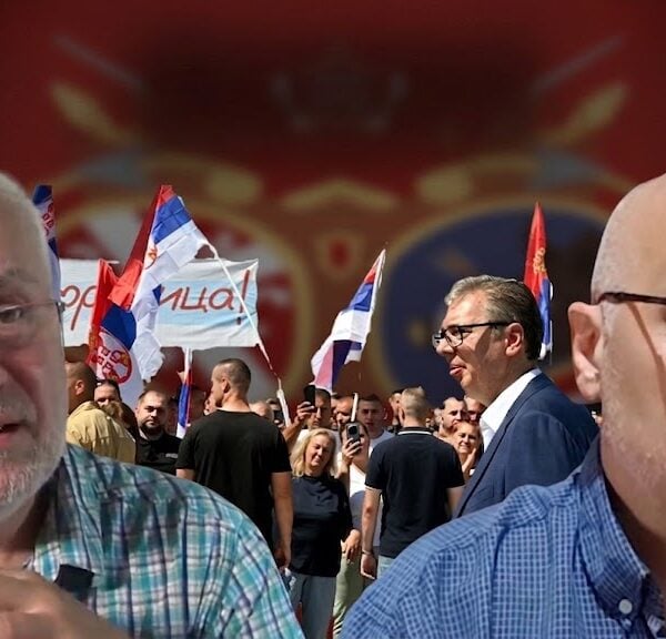 Прелиставање: Вучић пред камерама урадио грозну ствар! Људима масовно напаковао робију! (Видео)