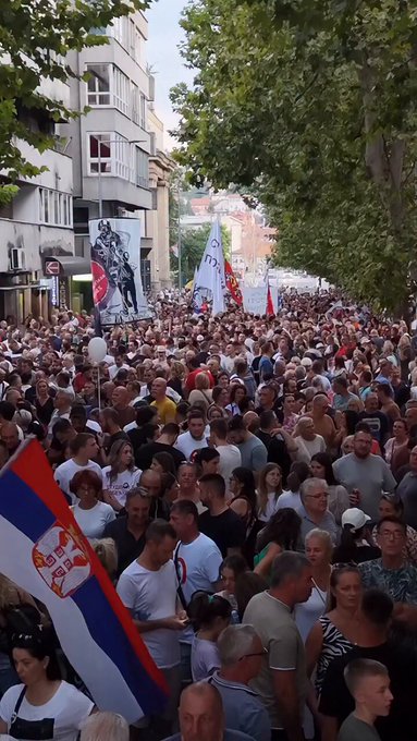 УЖИВО Огромна колона на студентском протесту у Ваљеву: Почела хапшења, десетине марица и оклопних возила крстаре&hellip;