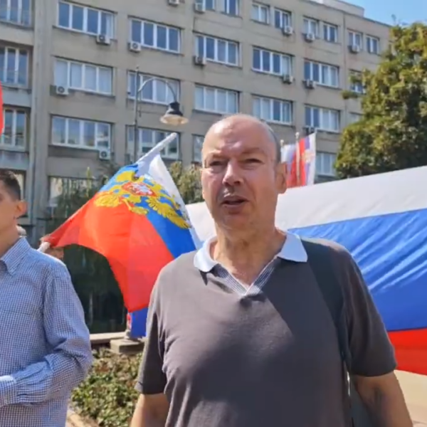 ВИДЕО: Вучић објавио рат Русији! Одржан протест испред Председништва
