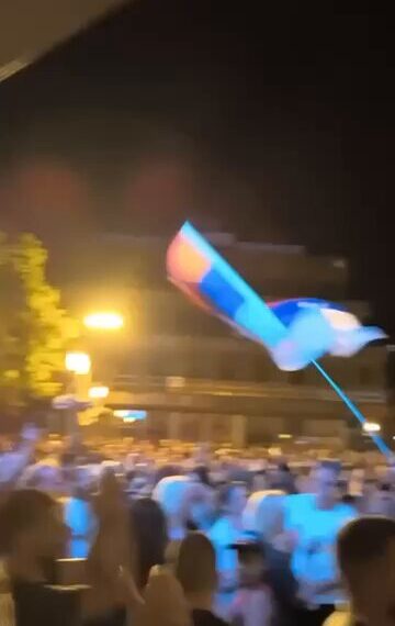 Огроман број људи на протесту у Врбасу – годину дана од напада СНС-а (ВИДЕО)