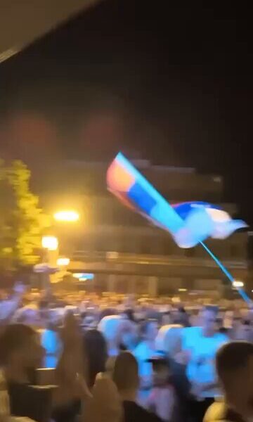 Огроман број људи на протесту у Врбасу – годину дана од напада СНС-а (ВИДЕО)