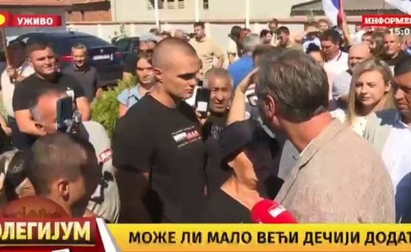 „Где сте научили тако да глумите?“: Вучић се свађао са женом у Прокупљу и нудио јој новац на руке (ВИДЕО)
