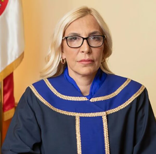 СИРОТИЊО ЦРКНИ: Судија Уставног суда Маја Поповић купила стан вредан пола милиона евра!