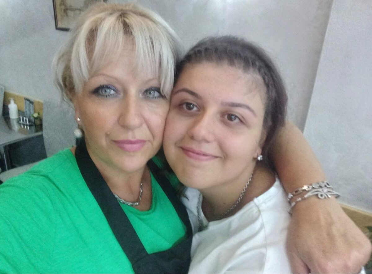 TUGA: Majka (45) i ćerka (22) preminule u razmaku od sat vremena na letovanju u Crnoj Gori!
