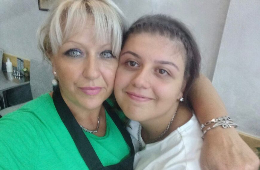 TUGA: Majka (45) i ćerka (22) preminule u razmaku od sat vremena na letovanju u Crnoj Gori!