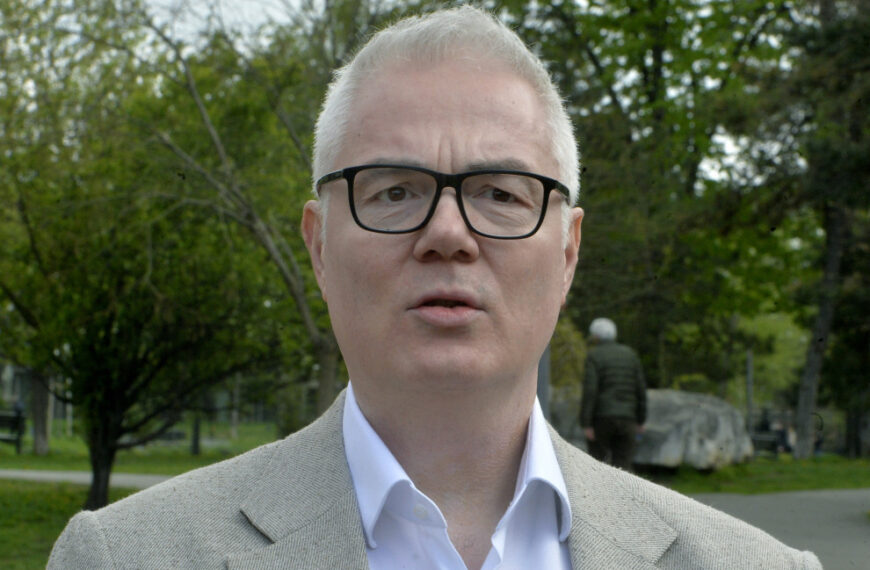 Ћаци рат Дејана Томашевића и Небојше Човића