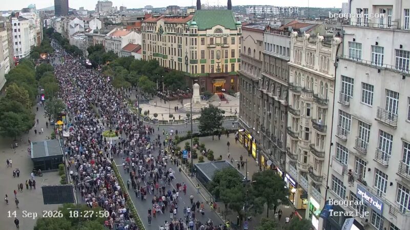 УЖИВО: Студенти носе потписе у РИК, престрављени Вучић пуни Ћациленд СНС мафијашима (ВИДЕО)