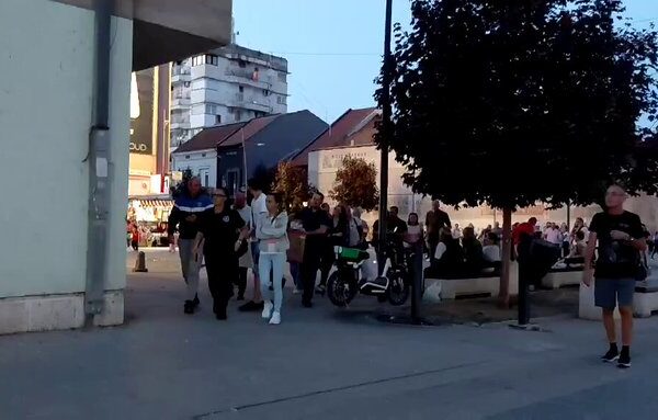ВИДЕО Грађани Алексинца отерали активисте СНС из центра: Десет пута више људи било на штанду Студентске листе