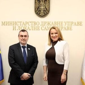 „Припрема се крађа избора! Снежана Пауновић „оживела“ бираче на Косову и Метохији“