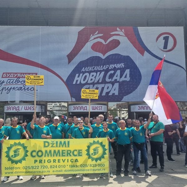 Вучић за гласове добија све бизарније захтеве!
