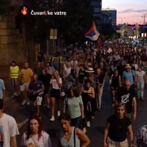 УЖИВО Комеморативна шетња ка Прокопу: Велики број грађана и студената на улицама града тражи правду за 16 жртава пада надстешнице (ВИДЕО)
