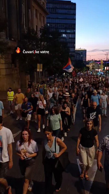 УЖИВО Комеморативна шетња ка Прокопу: Велики број грађана и студената на улицама града тражи правду за 16 жртава пада надстешнице (ВИДЕО)