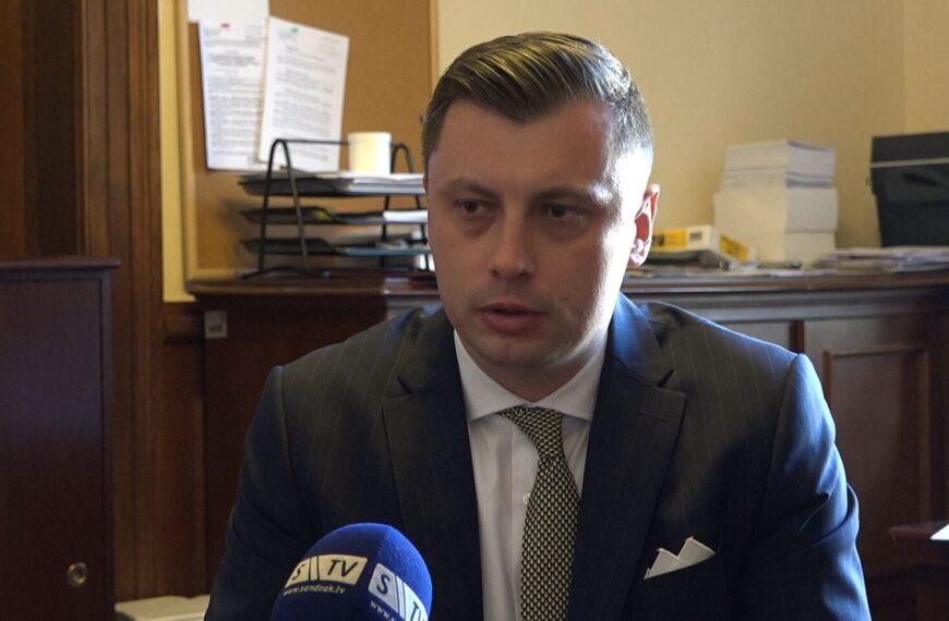 На 43. месту Вучићеве листе „Уједињена Србија“ ћаци осуђен због пребијања човека чекићем за месо!?