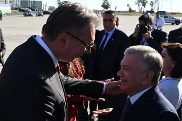Вучић није отишао на сахрану Младића иако је председник Узбекистана слетео тек у 16.30
