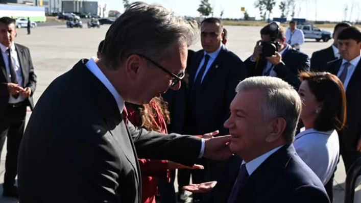 Вучић није отишао на сахрану Младића иако је председник Узбекистана слетео тек у 16.30