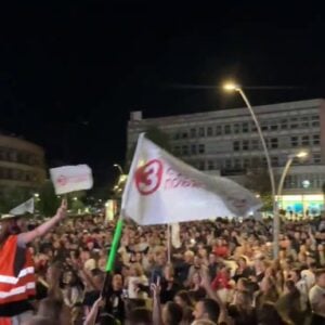 (ВИДЕО) Хиљаде људи на скупу Студентске листе у Чачку