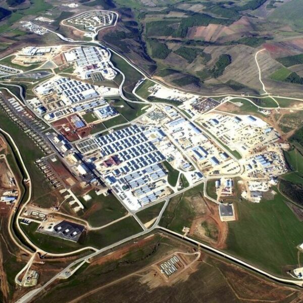 Због чега Курти од САД тражи да Бондстил постане стална војна база на Косову?