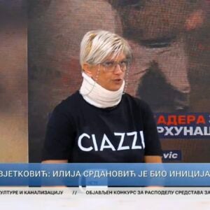СНС ботица, која је ударена, снимљена како шутира особу током сукоба у Новом Саду (ВИДЕО)