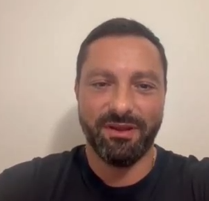 (ВИДЕО) „ПИПУНЕ, КОСОВО ЈЕ ВУЧИЋ ИЗДАО, ТВОЈ ГАЗДА“: Меденица поново ударио на Кнежевића – шта ћемо за „ауди“, станове и пословне талове?