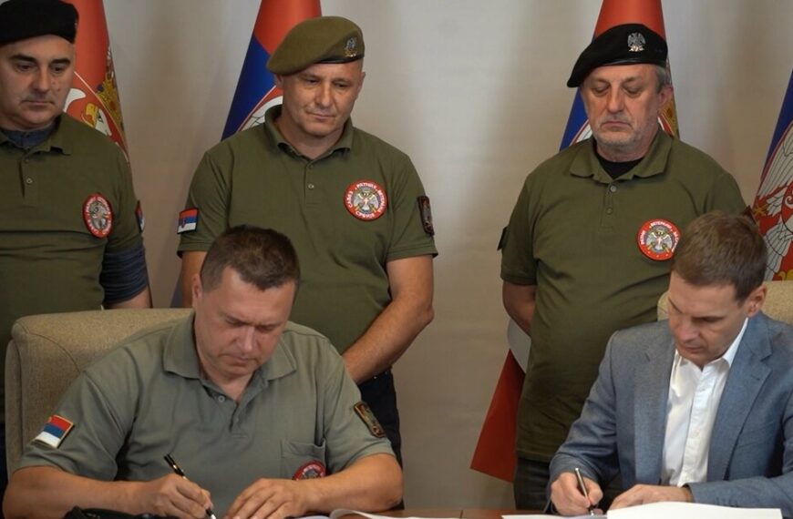 Ратни ветерани подржали Аутентичну десницу