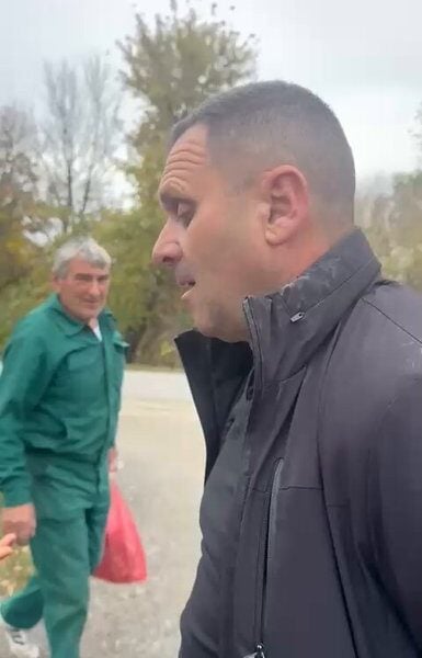 (ВИДЕО) Откривено ко је ћаци који је ударио троје студената током кампање „од врата до врата“