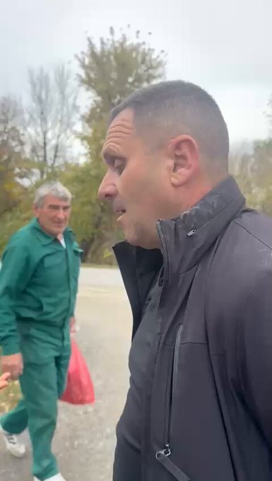 (ВИДЕО) Откривено ко је ћаци који је ударио троје студената током кампање „од врата до врата“