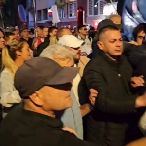 (ВИДЕО) Ћаци напали Нишлије на протесту за ухапшеног студента Матеју