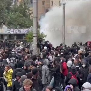 БРИСЕЛ: Жестоки сукоби са полицијом, средњошколци дигли устанак и у Белгији (ВИДЕО)