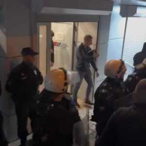 Храбри Лазаревчани показали како се супротставља Вучићевим криминалцима (ВИДЕО)