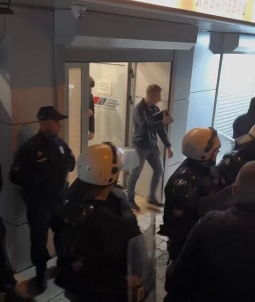 Храбри Лазаревчани показали како се супротставља Вучићевим криминалцима (ВИДЕО)